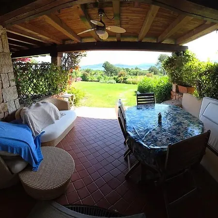 Dimora Delle Lucine, 60 Meters From The Cinta Semesterbostad Puntaldia