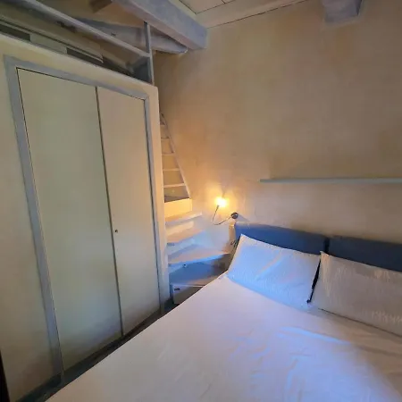 Semesterbostad Dimora Delle Lucine, 60 Meters From The Cinta *