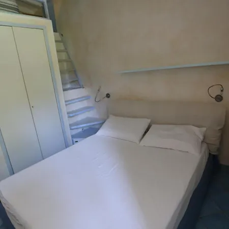 Dimora Delle Lucine, 60 Meters From The Cinta Semesterbostad *